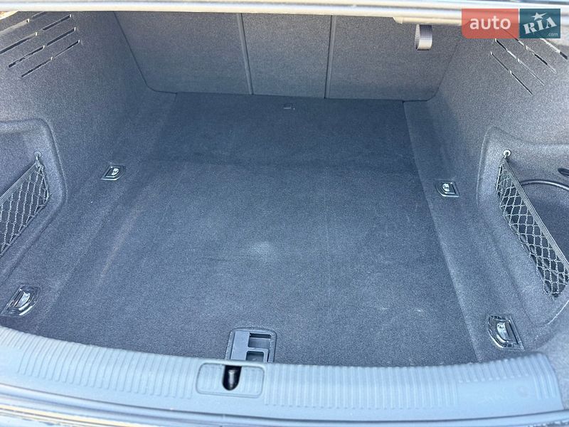 Седан Audi A4 2017 в Ивано-Франковске