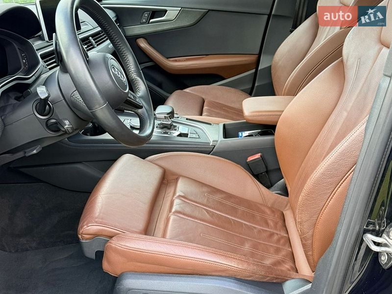 Седан Audi A4 2019 в Львові