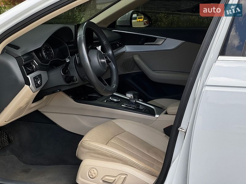 Седан Audi A4 2016 в Дніпрі