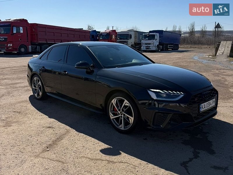 Седан Audi A4 2022 в Виннице