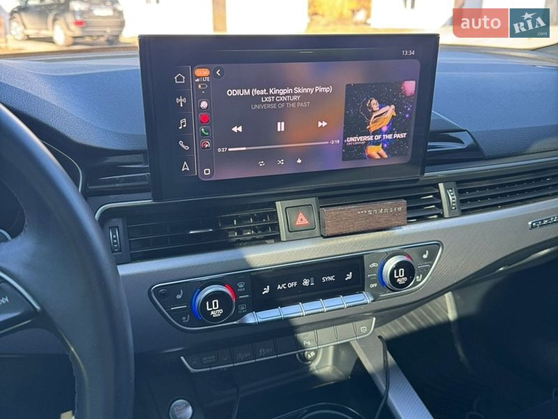 Седан Audi A4 2022 в Виннице