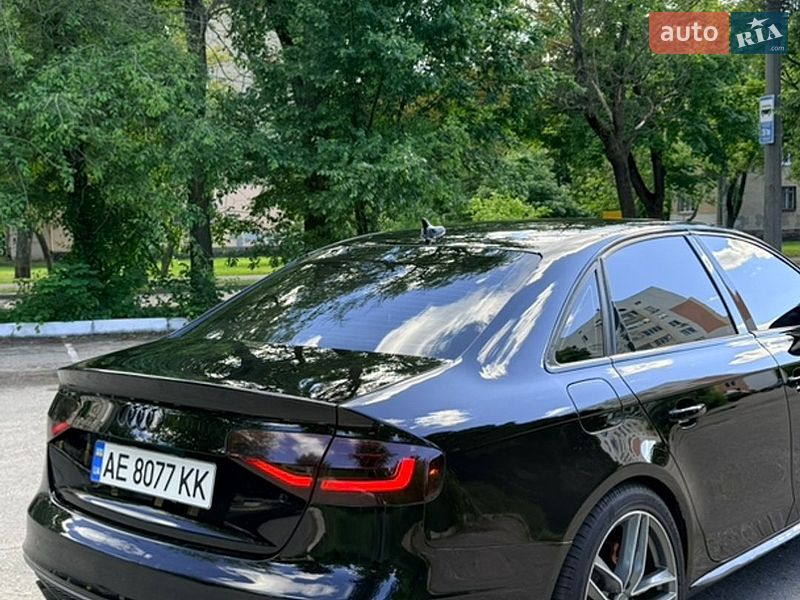 Седан Audi A4 2014 в Харкові
