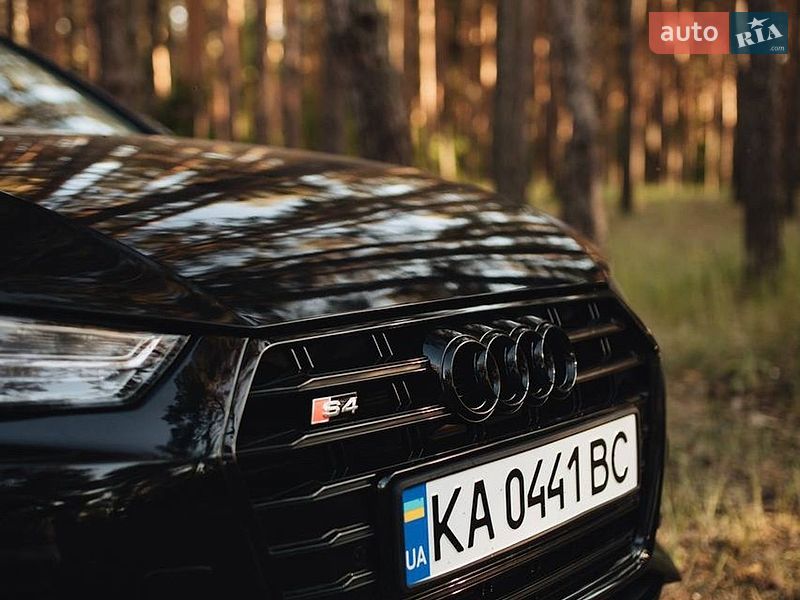 Седан Audi A4 2018 в Києві