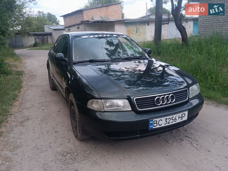 Седан Audi A4 1997 в Бродах