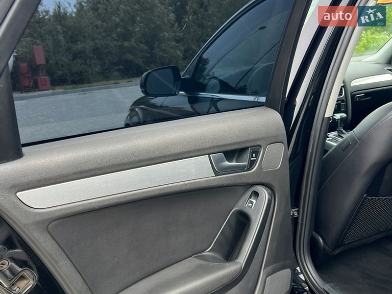 Седан Audi A4 2013 в Львові