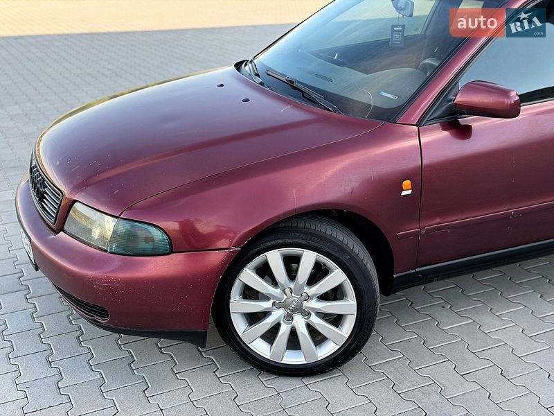 Седан Audi A4 1998 в Черновцах