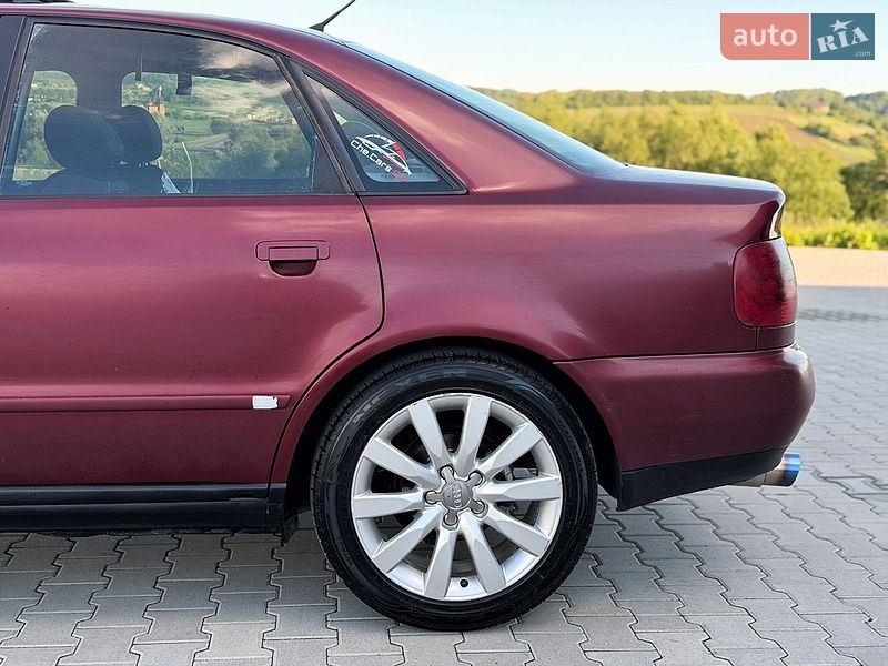 Седан Audi A4 1998 в Черновцах