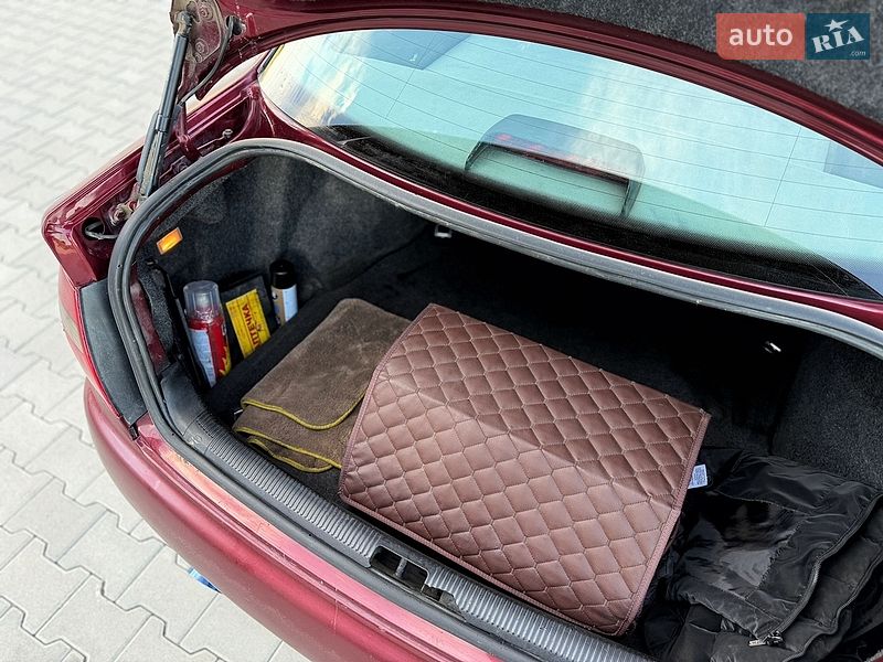 Седан Audi A4 1998 в Черновцах