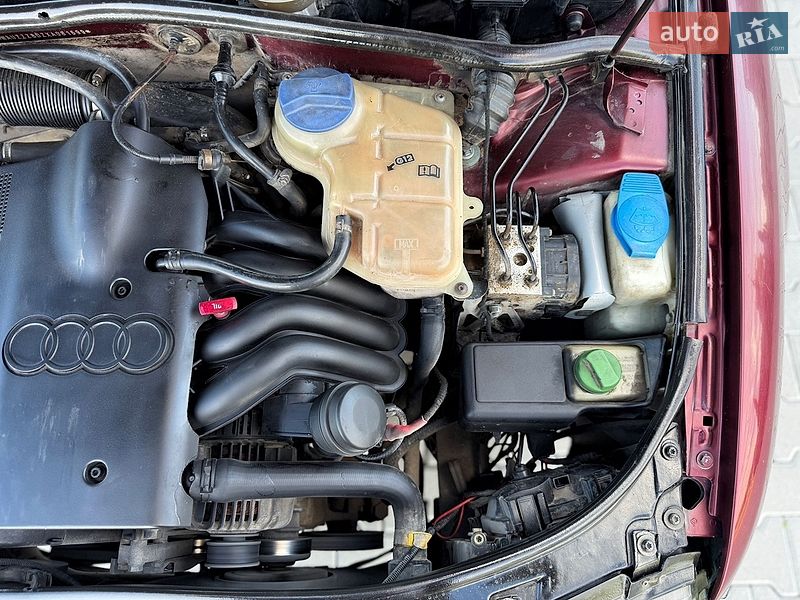 Седан Audi A4 1998 в Черновцах