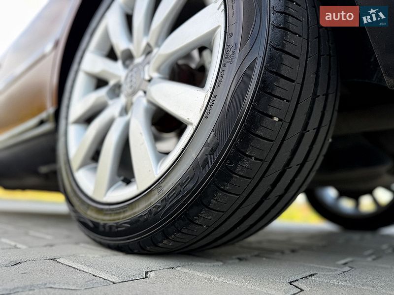 Седан Audi A4 1998 в Черновцах