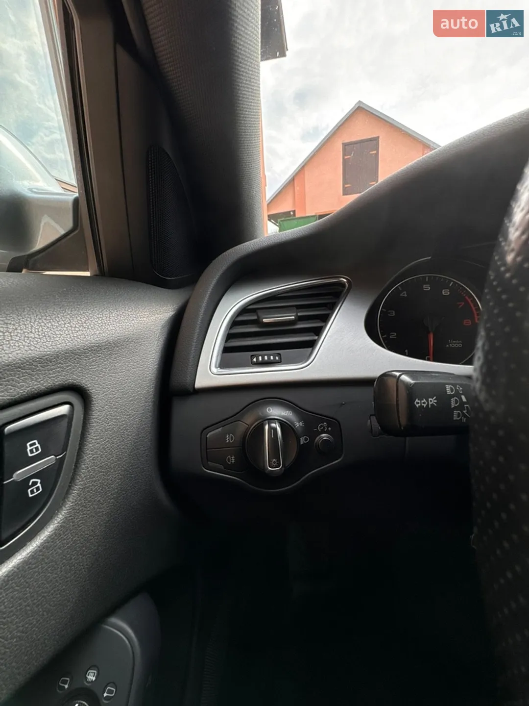 2010 Audi A4 - мініатюра 13