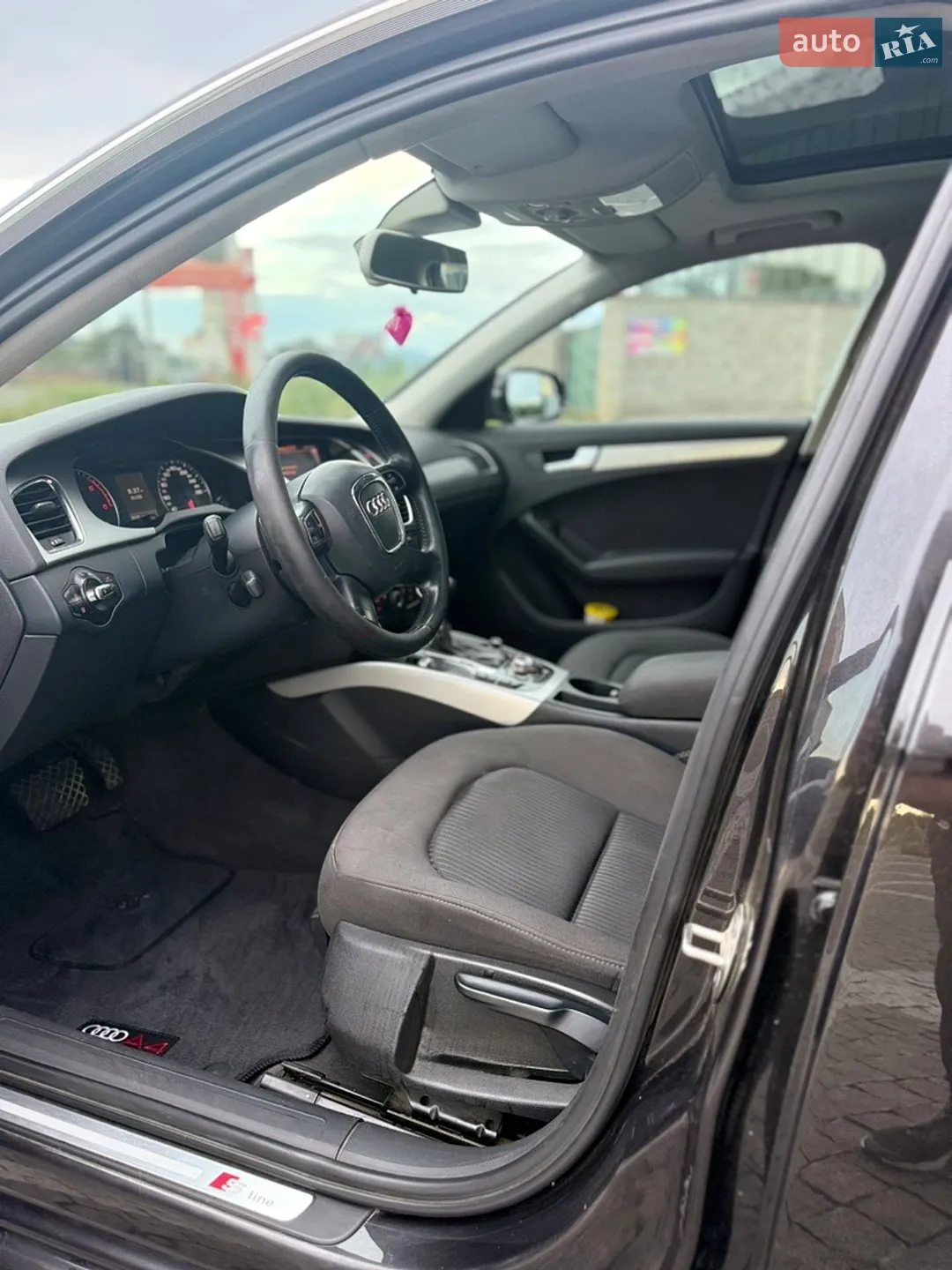 2010 Audi A4 - мініатюра 10