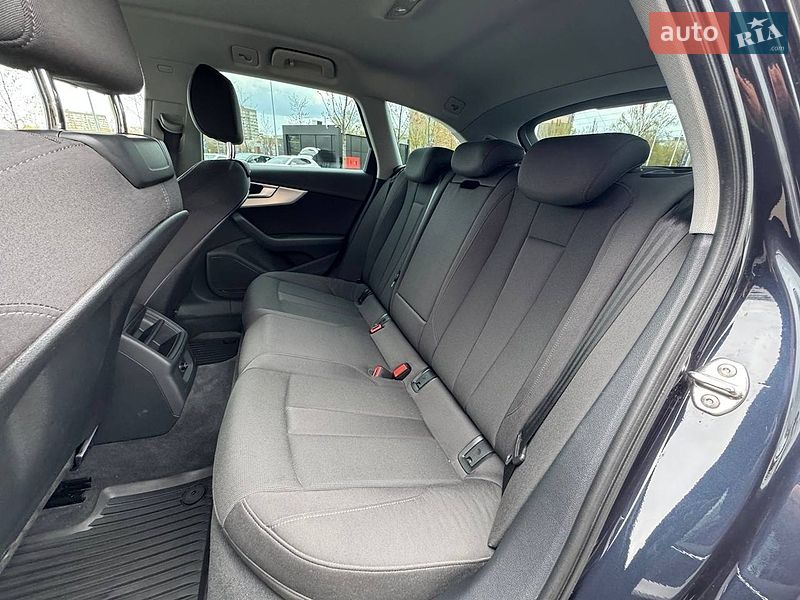 Универсал Audi A4 2018 в Киеве