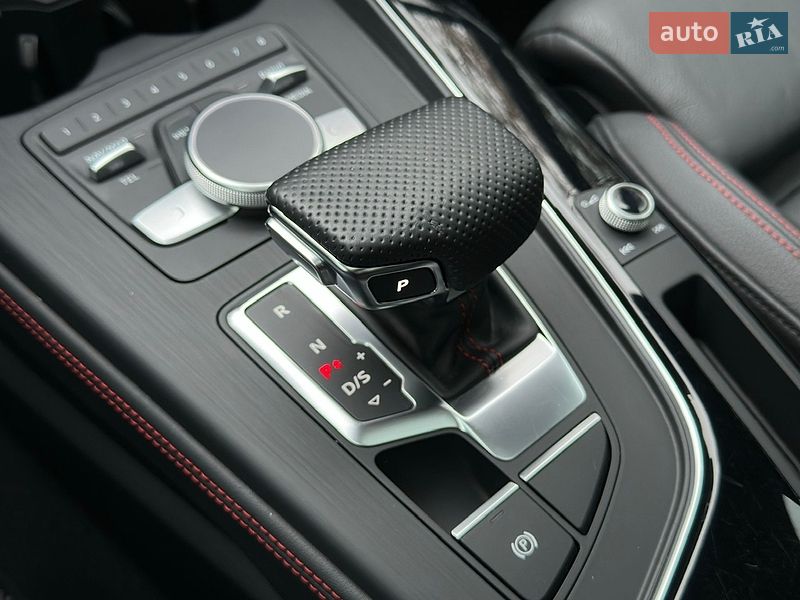 Седан Audi A4 2019 в Одессе