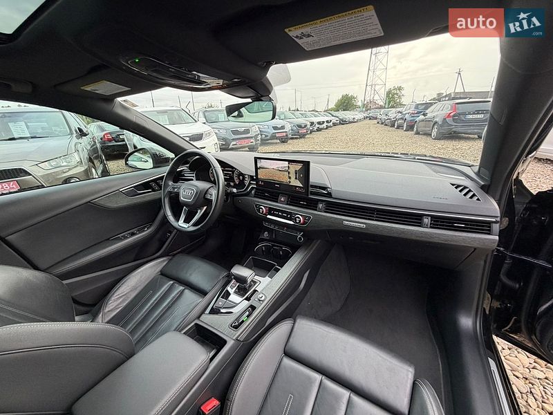 Седан Audi A4 2022 в Стрые