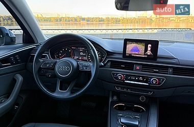 Седан Audi A4 2018 в Киеве