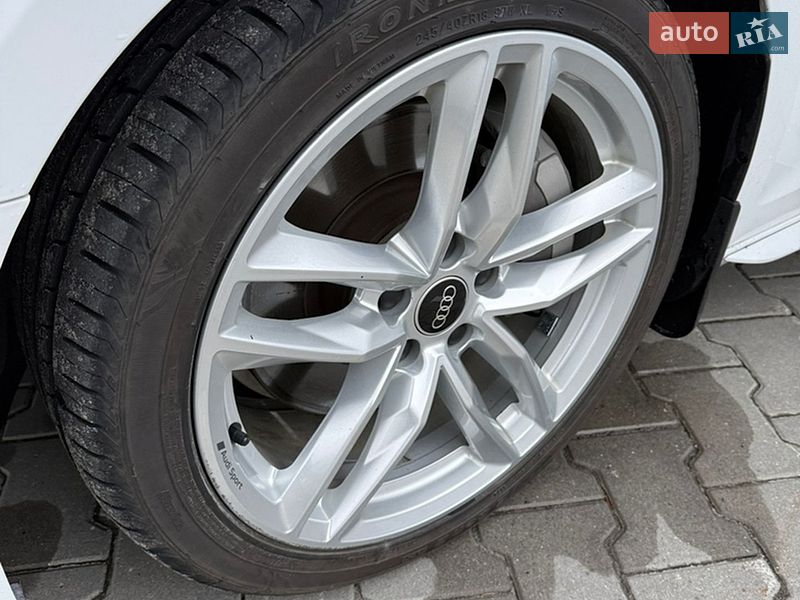 Седан Audi A4 2023 в Хмельницком