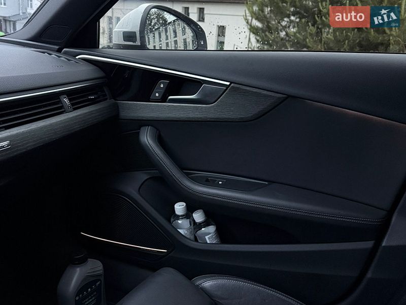 Седан Audi A4 2023 в Хмельницком