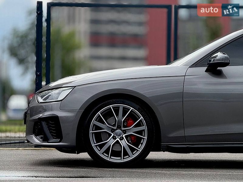 Универсал Audi A4 2019 в Киеве