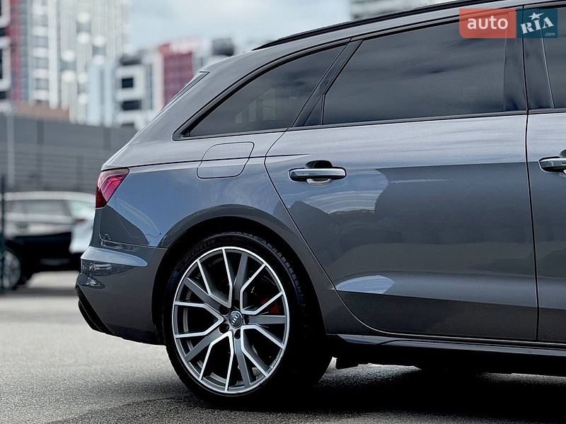 Универсал Audi A4 2019 в Киеве