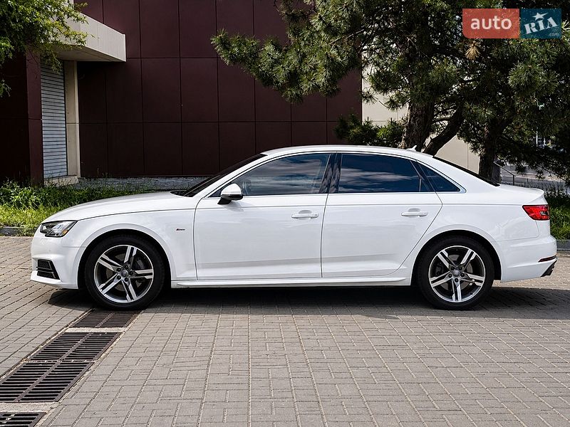 Седан Audi A4 2016 в Дніпрі
