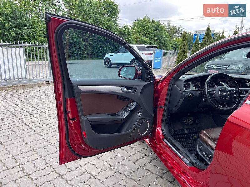 Седан Audi A4 2014 в Нововолынске