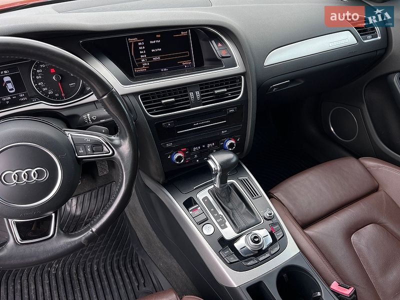 Седан Audi A4 2014 в Нововолынске
