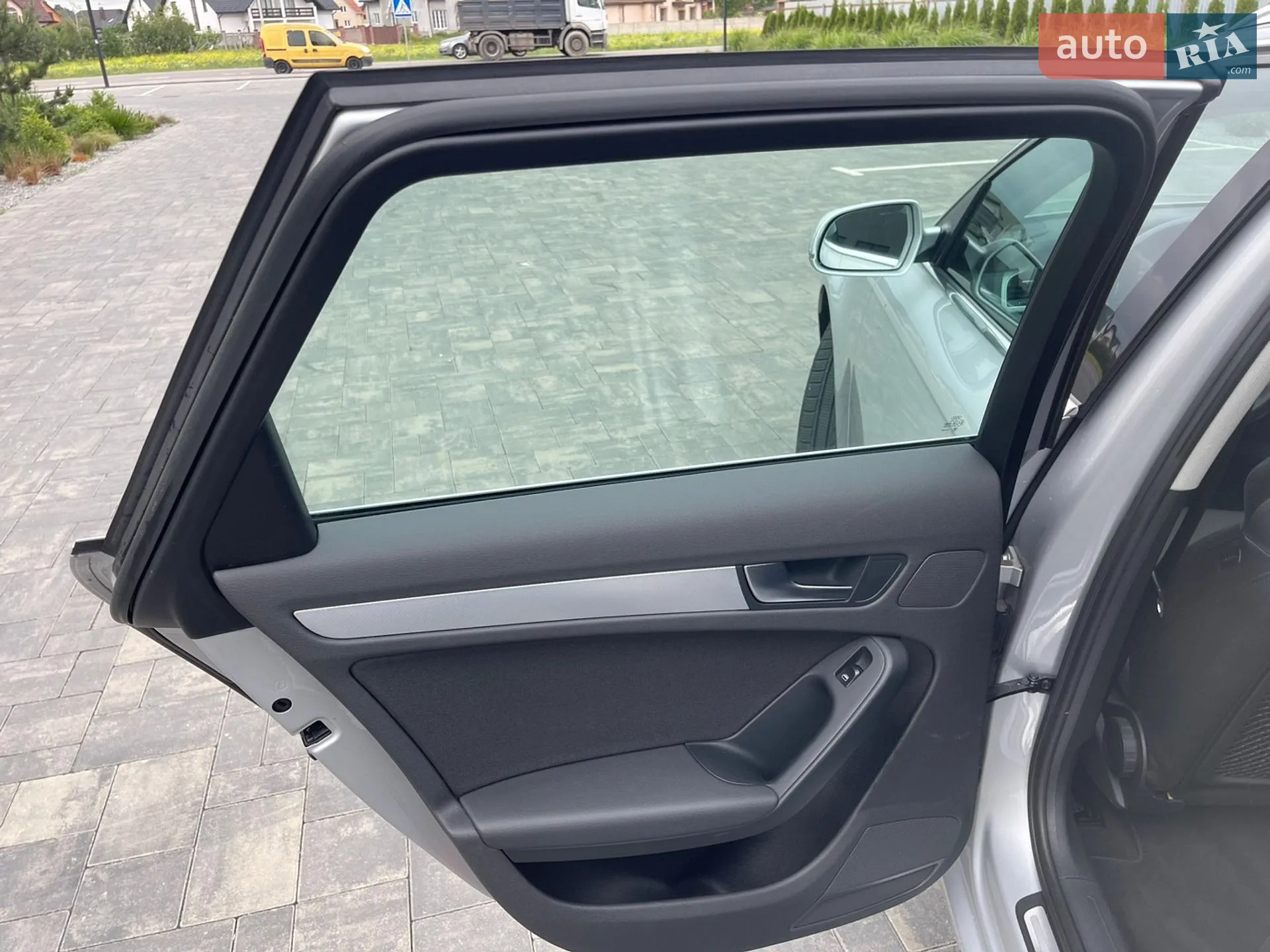 2011 Audi A4 - мініатюра 33