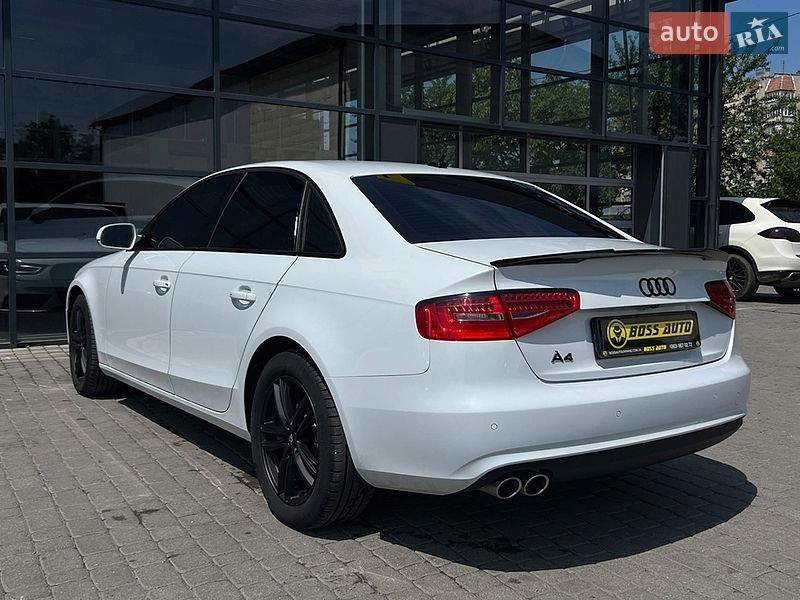 Седан Audi A4 2015 в Івано-Франківську