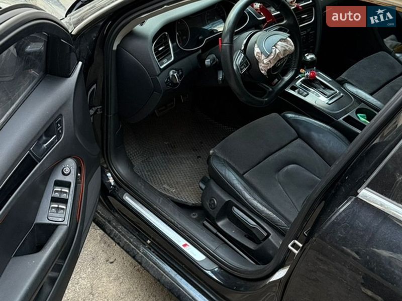 Седан Audi A4 2012 в Одесі