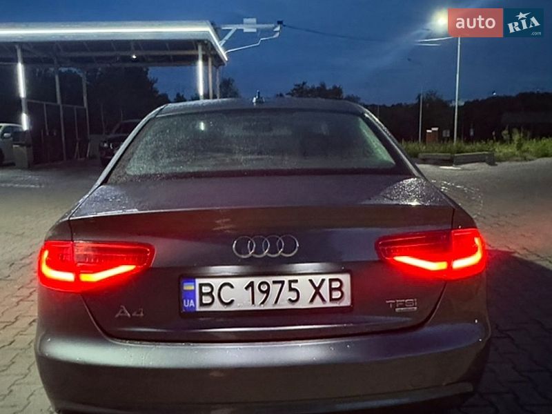 Седан Audi A4 2013 в Львові