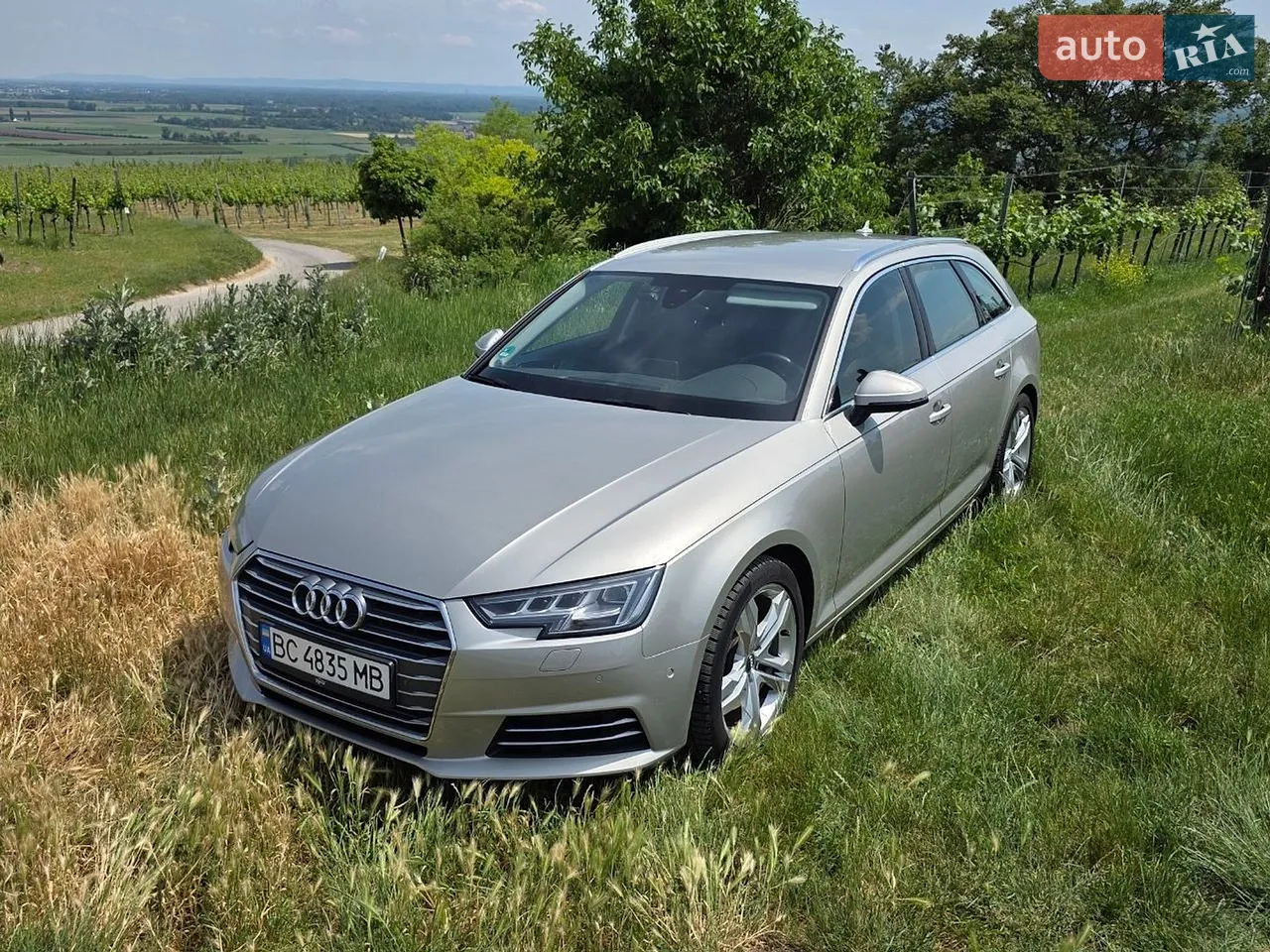 Audi A4 2017 photo 2
