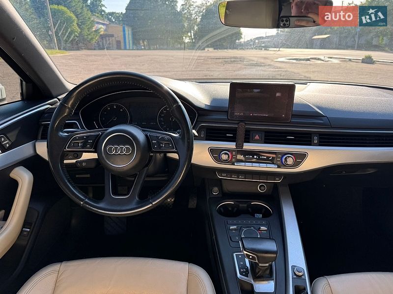 Седан Audi A4 2017 в Киеве