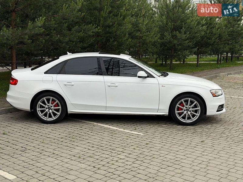 Седан Audi A4 2015 в Ивано-Франковске