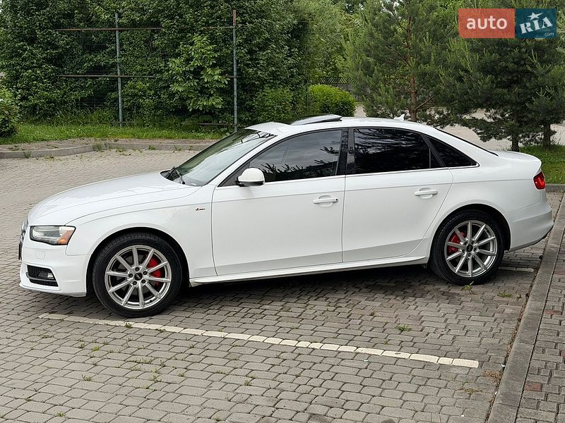 Седан Audi A4 2015 в Ивано-Франковске
