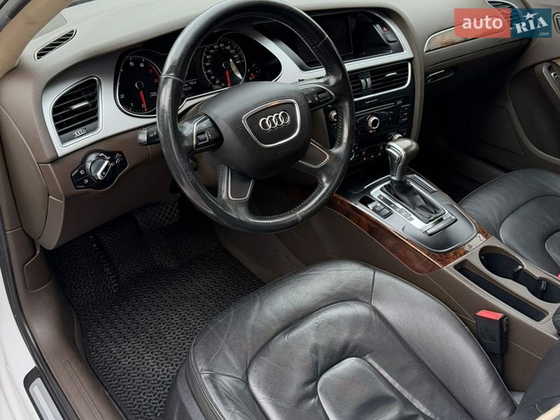 Седан Audi A4 2015 в Ивано-Франковске