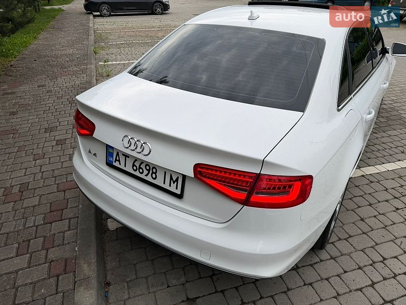 Седан Audi A4 2015 в Ивано-Франковске