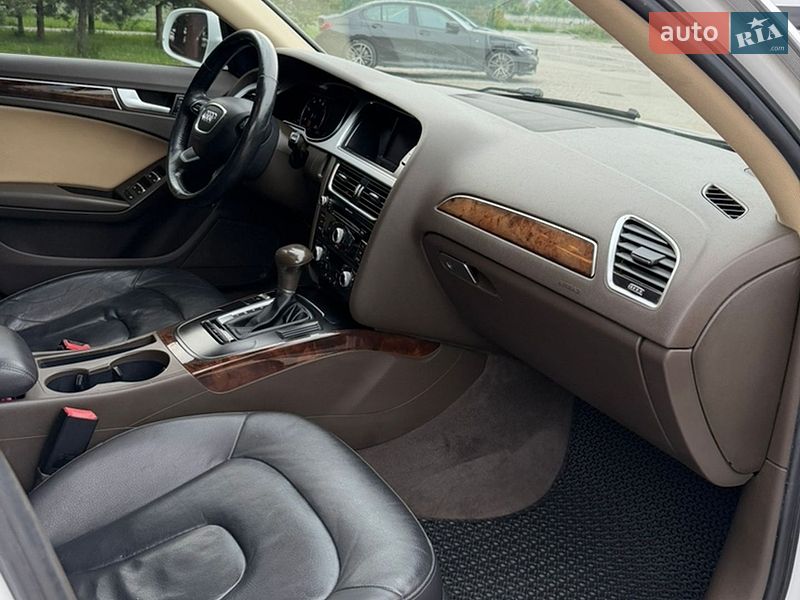 Седан Audi A4 2015 в Ивано-Франковске