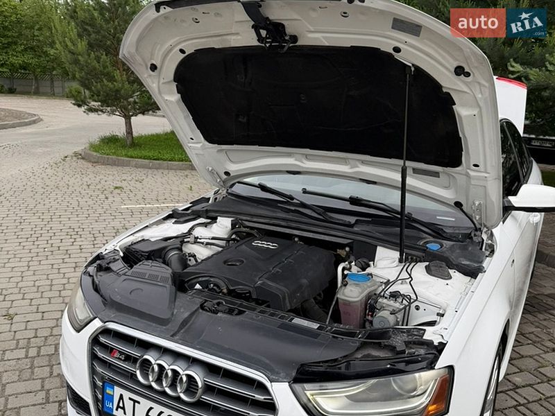 Седан Audi A4 2015 в Ивано-Франковске