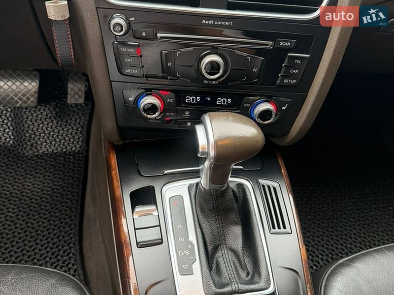 Седан Audi A4 2015 в Ивано-Франковске