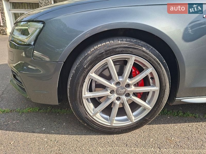 Седан Audi A4 2014 в Одесі