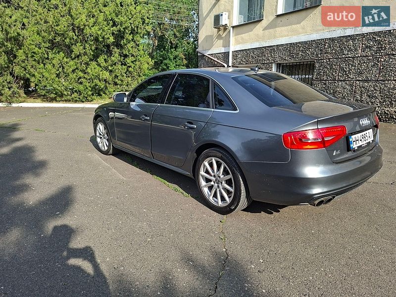 Седан Audi A4 2014 в Одесі