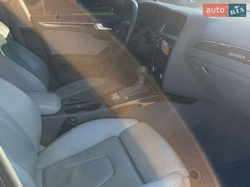 Седан Audi A4 2013 в Одесі