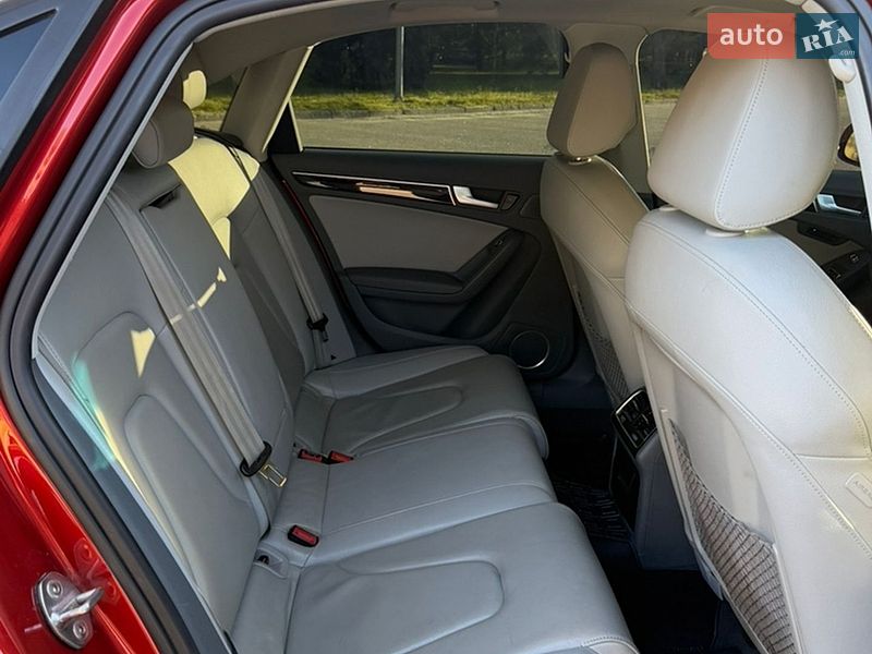 Седан Audi A4 2013 в Одесі