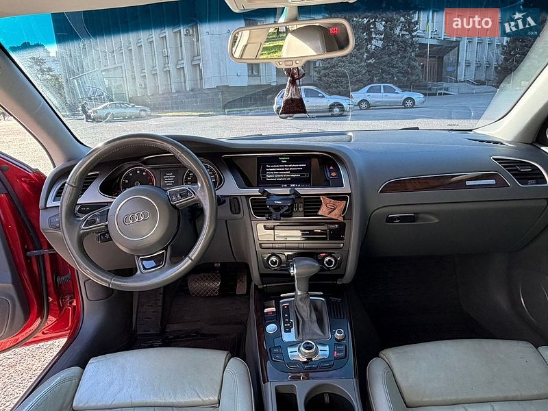 Седан Audi A4 2013 в Одесі