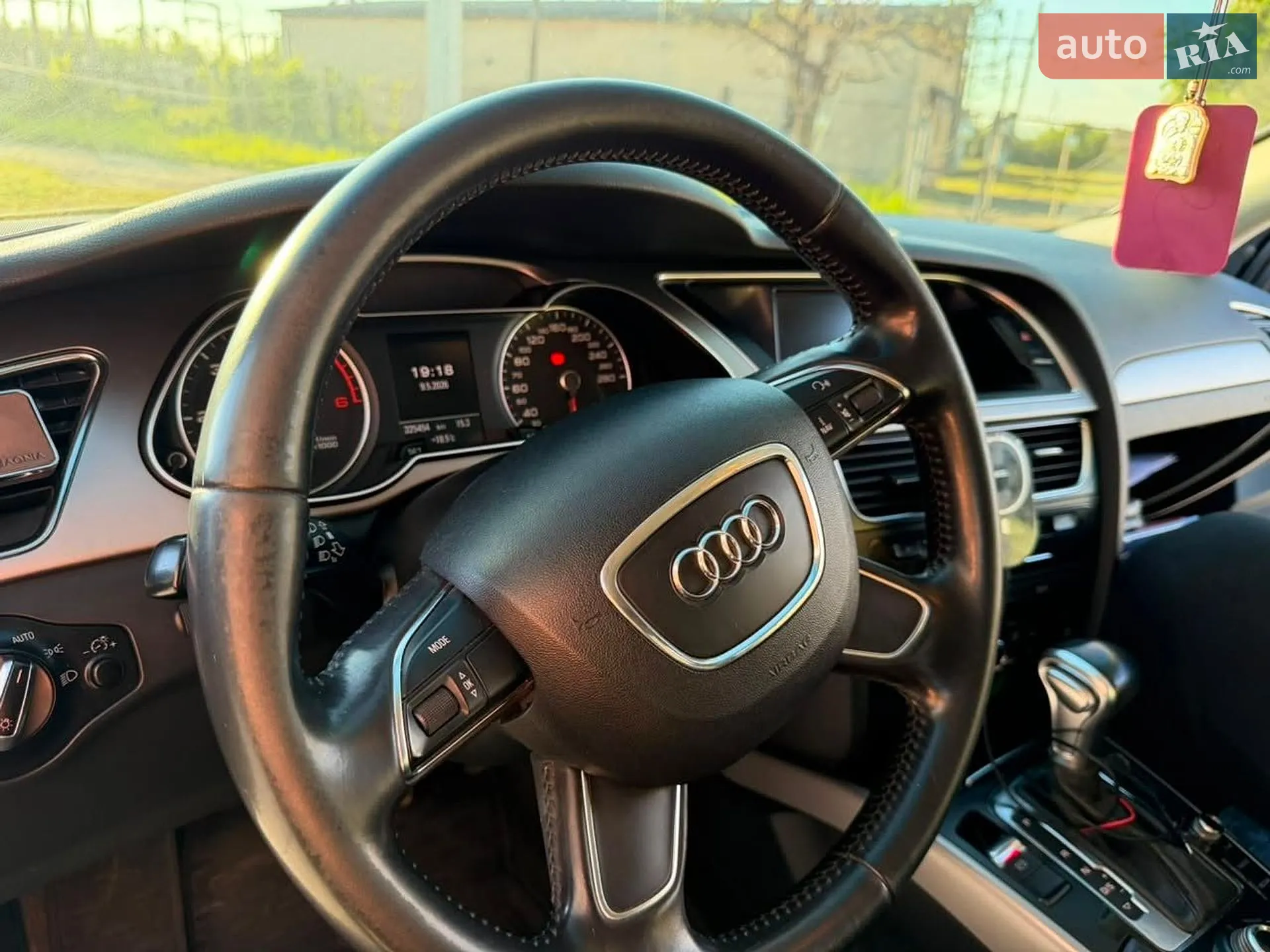 2012 Audi A4 - мініатюра 3
