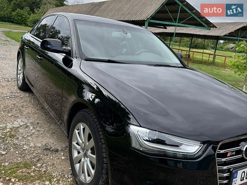 Седан Audi A4 2012 в Гайвороне