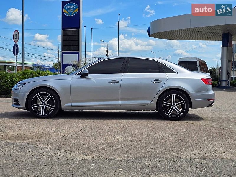 Седан Audi A4 2016 в Сумах
