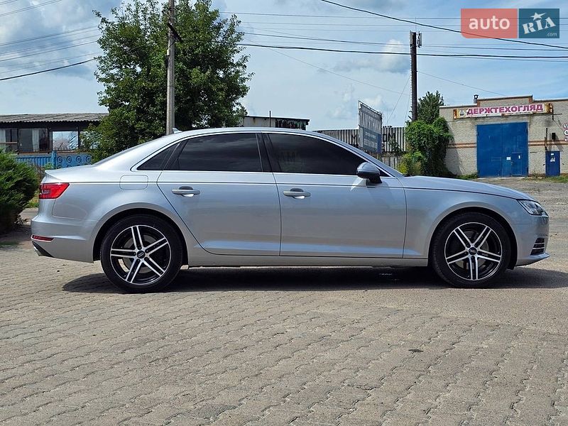 Седан Audi A4 2016 в Сумах