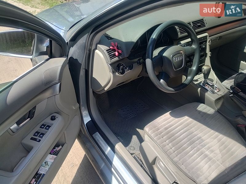 Седан Audi A4 2005 в Лебедине